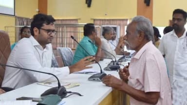 தருமபுரி: ஆட்சியர் அலுவலகத்தில் மக்கள் குறைதீர்க்கும் நாள் கூட்டத்தில் பொதுமக்களிடமிருந்து 608 கோரிக்கை மனுக்களை