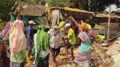 नारायणपुर: डेली मार्केट नारायणपुर में बुलडोजर एक्शन, जेसीबी के नीचे लेट गई महिला, अवैध दुकानें जमींदोज