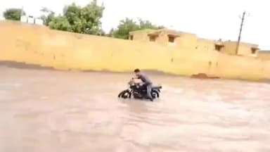 हनुमानगढ़: हनुमानगढ़ में तेज बरसात से लोगों को गर्मी से मिली राहत, तापमान में आई गिरावट, कई निचले इलाकों में भरा पानी