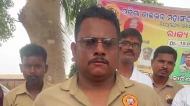 ବିଞ୍ଝାରପୁର: ଆଗାମୀ କାର୍ଯ୍ୟ ପନ୍ଥାକୁ ନେଇ ବରୁଆଁ ସ୍ଥିତ ମା ତାରାଦେବି ମନ୍ଦିରରେ ସୂଚନା ଦେଲେ ଓଡିଶା ଡ୍ରାଇଭର ମହାସଙ୍ଘ ମହାପରିବାରର ରାଜ୍ୟ ଉପ-ସଭାପତି