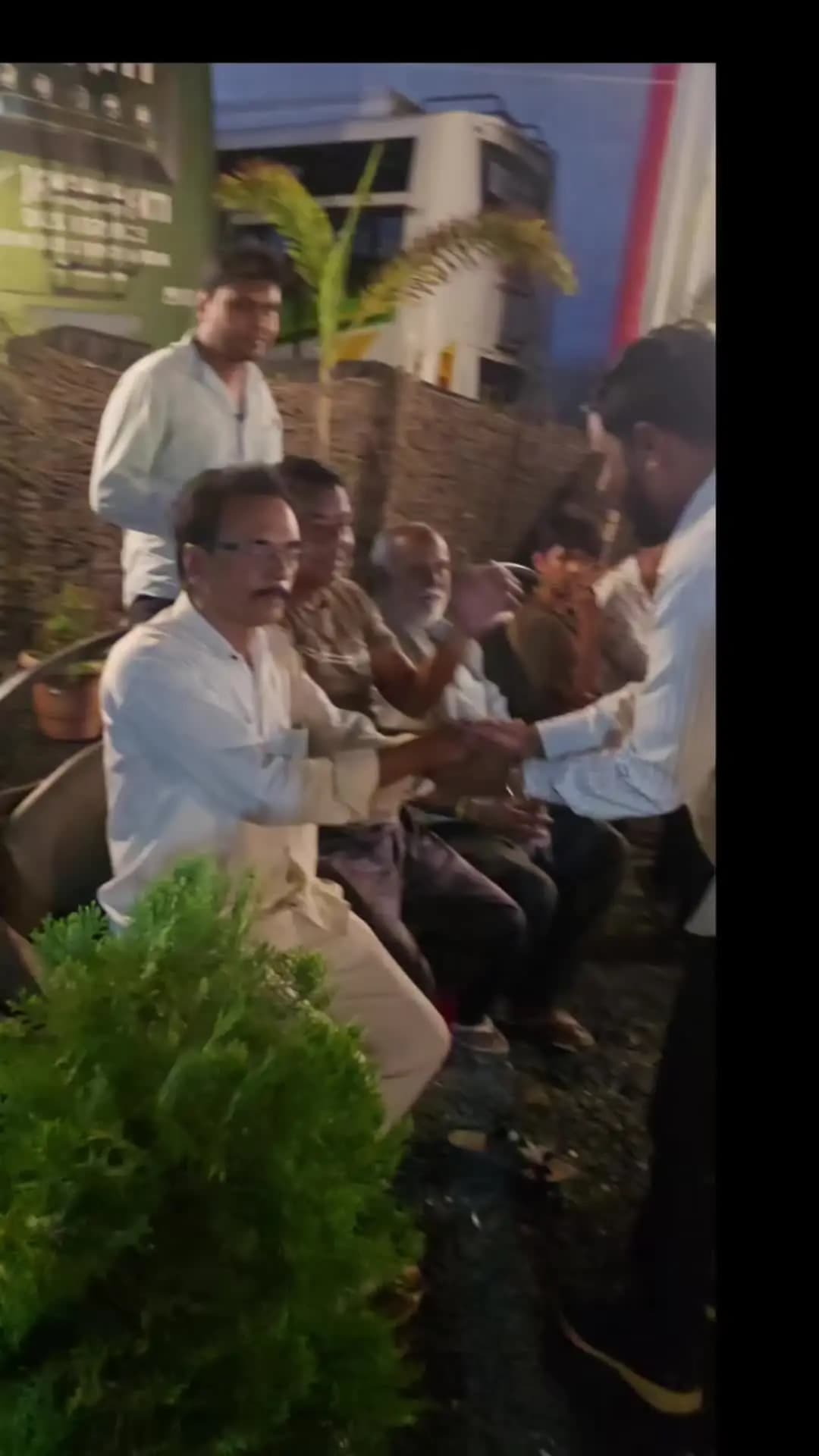 अपने तो अपने होते हैं।
#mujahidaliharda
#trendingnews #post