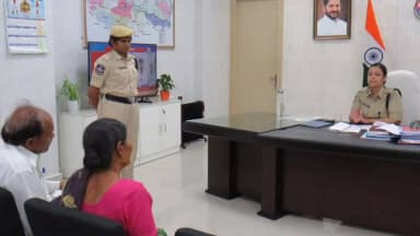 అసిఫాబాద్: ఆసిఫాబాద్ పోలీస్ ప్రజావాణిలో 13 ఫిర్యాదులను స్వీకరించిన అసిఫాబాద్ జిల్లా ఎస్పీ నితిక పంత్