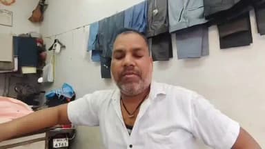 ⏩खुशियों की दास्ता
⏩वन नेशन वन राशन कार्ड योजना से महेश को मिला लाभ, प्रधानमंत्री को कहा धन्यवाद
उन्होंने बताया कि योजना के तहत उन्हें प्रति माह 25 किलोग्राम राशन मिल रहा है जिससे परिवार के खाद्य खर्च में राहत मिली है और आर्थिक स्थिति को मजबूती मिली है। महेश ने कहा कि यह योजना प्रवासी और श्रमिक परिवारों के लिए अत्यंत उपयोगी है। उन्होंने इस जनकल्याणकारी योजना के लिए भारत के प्रधानमंत्री श्री नरेंद्र मोदी जी का आभार व्यक्त करते हुए धन्यवाद ज्ञापित किया तथा कहा कि सरकार की ऐसी योजनाएं आम नागरिकों के जीवन को आसान बना रही हैं।
प्रस्तुतकर्ता
@arunendra_30
@cmmadhyapradesh
@jansamparkmp
#12YearsOfGaribKalyan
#12YearsOfSeva
#उमारिया
#umaria
#खुशियो_कि_दास्तां