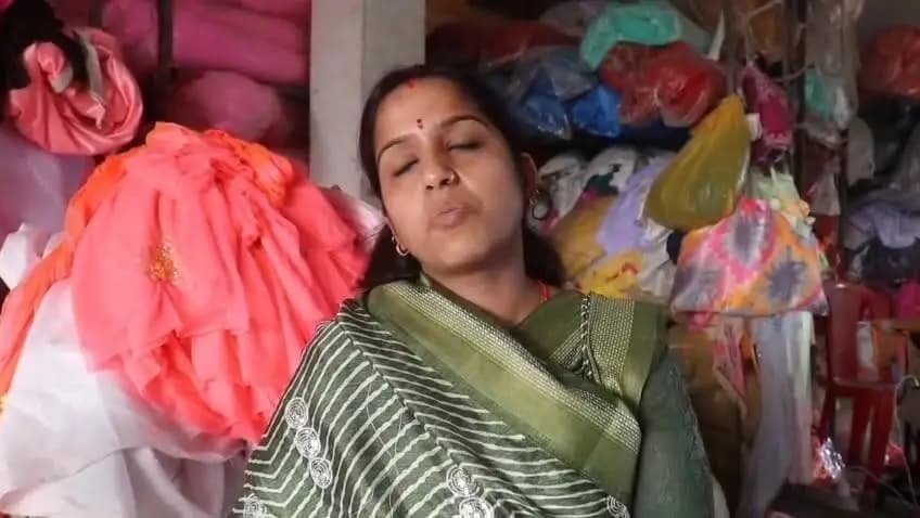 नंदिनी गुप्ता को पीएमईजीपी योजना का मिला लाभ, हुई आत्मनिर्भर प्रधानमंत्री जी का जताया आभार।
#12YearsOfSakshamMiddleClass
#शहडोल #12YearsOfSeva #shahdol