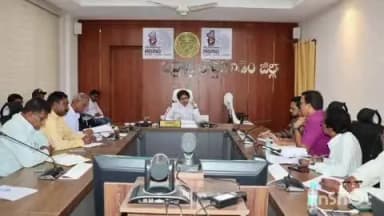 జూలూరుపాడు: జిల్లాల ప్రతి విద్యార్థికి నాణ్యమైన విద్య అందించే బాధ్యత ఎంఈఓ లదేనని సూచించిన జిల్లా కలెక్టర్ అంకిత్
