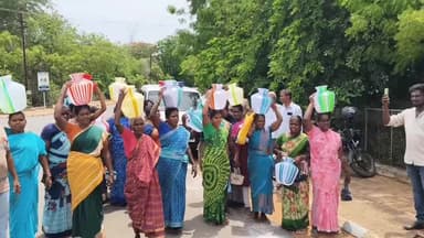 காளையார்கோவில்: காலிக்குடங்களுடன் கலெக்டர் அலுவலகம் வந்த பெண்கள்; குடிநீர் கோரி மனு