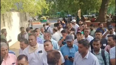 વડોદરા: બિલ્ડરનું કરોડોનું ભોપાળુ બહાર આવતા અનેક પરિવારો રાઝડયા,પોલીસ કમિશ્નરને રજૂઆત