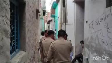 हाथरस: लखीमपुर खीरी से प्रेमी के साथ रहने पर अड़ी मुस्लिम प्रेमिका ने हाथरस में किया हंगामा, बना चर्चा का विषय