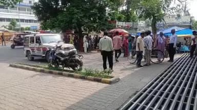 पूर्णिया पूर्व: पूर्णियाँ: जीएमसीएच कर्मी और एक लड़की के बीच प्रेम प्रसंग का मामला अस्पताल में दिखा,लड़की घर से नगद और जेवरात लेकर भागी !