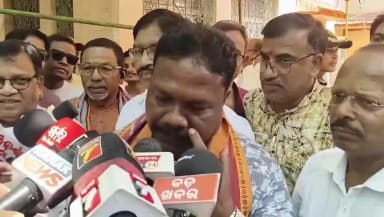 ନୂଆପଡା: ଓଡ଼ିଶା ସରକାରଙ୍କ ୨ ବର୍ଷ ପୂର୍ତ୍ତି ଅବସରରେ ନୂଆପଡ଼ା ଠାରେ ପ୍ରତିକ୍ରିୟା ରଖିଲେ ପଞ୍ଚାୟତିରାଜ ମନ୍ତ୍ରୀ ରବି ନାରାୟଣ ନାଏକ