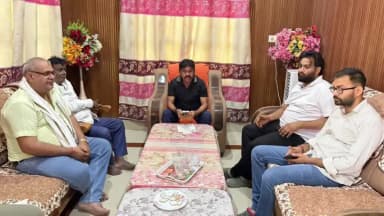 ओबरा: ओबरा विधायक और उत्तरप्रदेश समाज कल्याण राज्यमंत्री संजीव सिंह गोड़ ने कार्यालय पर जनता दरबार लगाया, सुनी समस्याएं