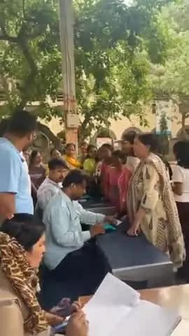 शाहदरा: शाहदरा के झिलमिल में पिंक स्मार्ट कार्ड कैंप का शुभारंभ, विधायक संजय गोयल ने की महिलाओं से लाभ उठाने की अपील