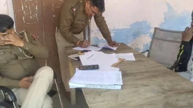 राजाखेड़ा: राजाखेड़ा में सड़क दुर्घटना में युवक की मौत, पुलिस ने शव को मोर्चरी में रखवाया
