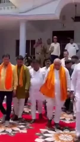 घोसी: उसरी खुर्द इलाके में केंद्र सरकार को 12 वर्ष पूरे होने पर पहुंचे प्रभारी मंत्री दयाशंकर सिंह, कार्यकर्ताओ ने किया स्वागत