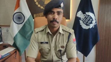 पुलिस अधीक्षक शरण गोपीनाथ के. IPS के निर्देशन मे Operation #AntiVirus के तहत #डीग पुलिस की कार्यवाही
थाना जुरहरा द्वारा ग्राम बामनी मे रात्रि के समय सायबर ठगी करते हुये 06 मुल्जिमान गिरफ्तार
5 मोबाइल फोन व 6 फर्जी सिम कार्ड किए जब्त
#RajasthanPolice #DeegPolice
@PoliceRajasthan https://t.co/nWP4lSgS0T