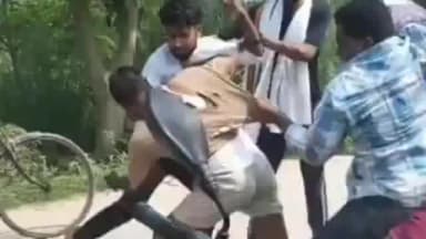 तमकुही राज: शराब की दुकान के बाहर मारपीट का वीडियो हुआ वायरल, पुलिस ने 2 आरोपियों को लिया हिरासत में