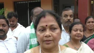 ରାଇରଙ୍ଗପୁୁର: ରାଇରଙ୍ଗପୁର ନାବାଳିକା ଗଣଦୁଷ୍କର୍ମ ଘଟଣା; ରାଇରଙ୍ଗପୁରରେ ଏସପି ଙ୍କୁ ଭେଟି ମତଦେଲେ ପୂର୍ବତନ ରାଜ୍ୟ ମହିଳା କମିଶନ ଅଧ୍ୟକ୍ଷା ମିନତୀ ବେହେରା