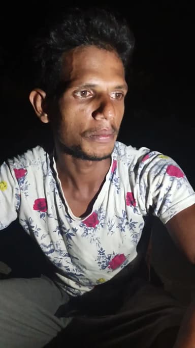 jila araria thana Bausi panchaya1 ta 14 tarikh 1:00 baje raat ko yah ghatna hua hai 2 bhess chori hua hai