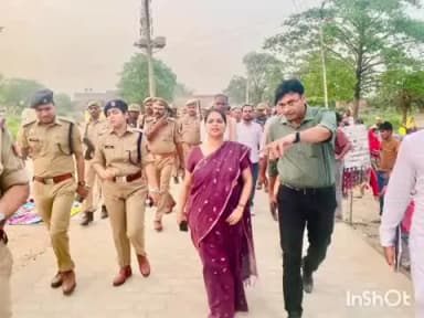 टांडा: मोहर्रम के दृष्टिगत डीएम और एसपी ने अशरफपुर किछौछा में किया फ्लैग मार्च, शांति एवं सौहार्द बनाए रखने की अपील की