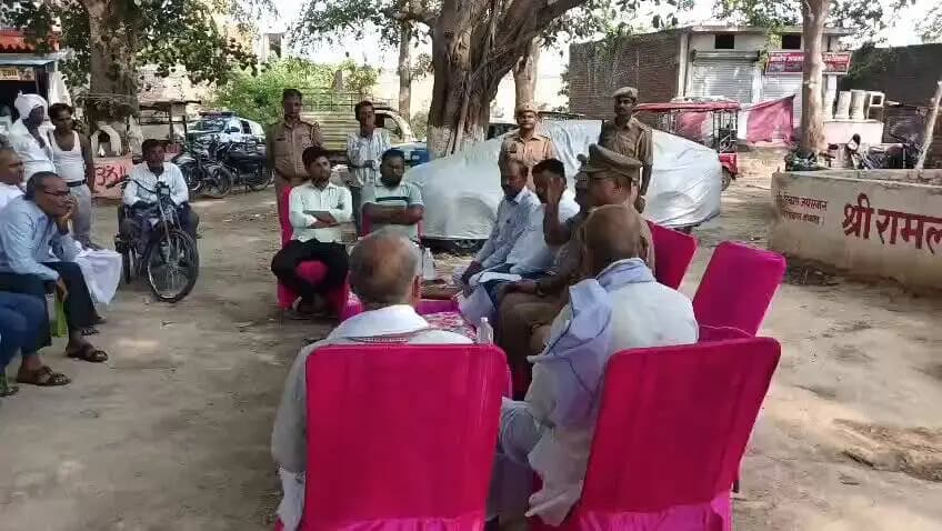 #SSP_SDR के निर्देशन में थाना इटवा कम्यूनिटी पुलिसिंग यूनिट (CPU) द्वारा थाना क्षेत्र में कम्यूनिटी पुलिसिंग के सम्बन्ध में जनसंवाद एवं गोष्ठी का आयोजन किया गया।
@UPPolice
@siddharthnagpol https://t.co/eXQpYYqveC