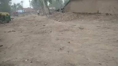 मैहर जिला ग्राम देवरी कला में अवैध तरीके से घर-घर मिट्टी डाली जा रही है सरकार इसका निरीक्षण करें जहां मिट्टीडेल वहां नही