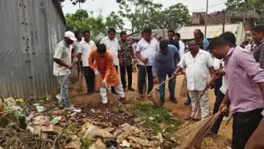 କେନ୍ଦୁଝର ସଦର: ଢେଙ୍କିକୋଟରେ ସ୍ୱଚ୍ଛ ଭାରତ ଅଭିଯାନ ଯୋଗଦେଲେ ସାଂସଦ