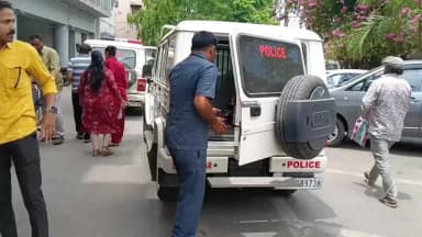 ભાવનગર શહેર: મહાનગરપાલિકા કચેરીને બૉમ્બથી ઉડાડી દેવાની ધમકીને લઈને પોલીસ દ્વારા કચેરી ખાલી કરાવાય