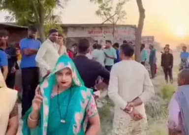 मछलीशहर: मुंगरा बादशाहपुर में देसी शराब की दुकान बंद करवाने के लिए महिलाओं ने दूसरे दिन भी किया बवाल
