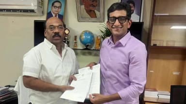 కోరుట్ల: కోరుట్ల నియోజకవర్గంలో సాగునీటి అభివృద్ధి పనులకు నిధులు మంజూరు చేయాలని ఇరిగేషన్ శాఖ ENC రమేష్ బాబు కోరిన ఎమ్మెల్యే సంజయ్