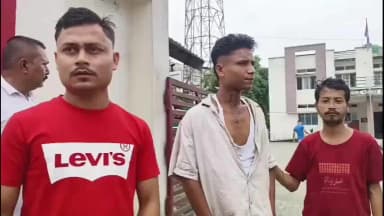 তিনিচুকীয়া: সদৰত অঞ্জনা বাছৰ কৰ্মচাৰীক দশভূজা বাছৰ কৰ্মচাৰীয়ে গুৰুলাগুৰুলকৈ প্ৰহাৰ কৰাৰ অভিযোগ