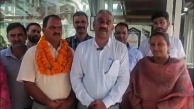 सोलन: कांग्रेस ने सोलन में 'सोने की थाली' में परोसी हुई BDC को मारी ठोकर: मनोज वर्मा