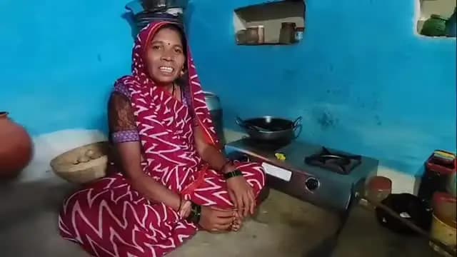 ⏩करकेली विकासखंड के ग्राम भरौला निवासी सुनीता सिंह ने प्रधानमंत्री उज्ज्वला योजना के तहत गैस कनेक्शन मिलने पर प्रधानमंत्री जी को किया धन्यवाद ज्ञापित
@cmo_nowrozabad
#jansamparkmp
#12YearsOfSwasthBharat
#12YearsOfGaribKalyan
#12YearsOfSeva