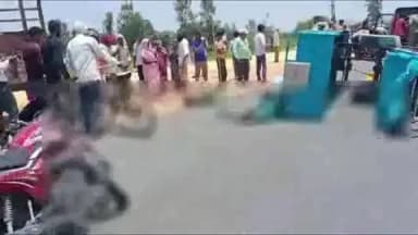 बदायूं: जनुईया गांव के पास रेस लगा रहे दो ट्रैक्टर-ट्रॉलियों ने भात मांगने जा रहे ई-रिक्शा सवारों को रौंदा, 6 की मौत, 3 घायल