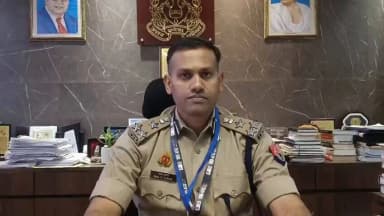 इकाना स्टेडियम में (भारत बनाम अफगानिस्तान) मैच के दृष्टिगत किये गये सुरक्षा एवं यातायात के व्यापक प्रबंध के संबंध में @LoJcp द्वारा दी गयी बाईट।
@Uppolice
#Lkopolice_On_Duty https://t.co/NHDSiN2BWy