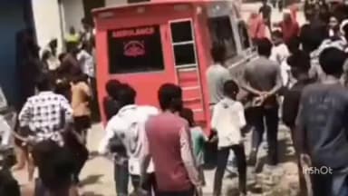 निचलौल: दिल्ली जाते समय ट्रेन से गिरकर युवक की मौत, भारतखंड पकड़ी में शव पहुंचते ही मचा कोहराम