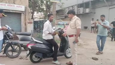 जामताड़ा: मिहिजाम थाना मोड़ पर दुपहिया सहित चार पहिया वाहनों का काटा गया ऑनलाइन चालान।