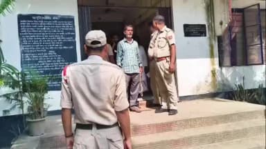 মাটিয়া: মাটিয়াত মাটিৰ দালালী কৰি আৰক্ষীৰ জালত পৰিল তিনি দালাল