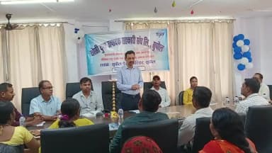 चार प्रखंड के जीव का कर्मियों और सखियों को प्रशिक्षण सुधा डेयरी केंद्र में दिया गया