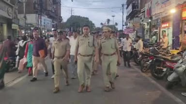 ભાવનગર શહેર: જિલ્લા પોલીસ વડાની ઉપસ્થિતિમાં ઘોઘા ગેટ ખાતેથી પોલીસ દ્વારા ફૂટ પેટ્રોલિંગ હાથ ધરાયું