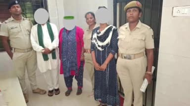 ମୋହନା: ଅଡବା ଅଞ୍ଚଳ ରେ ନକଲି ମାନବାଧିକାର କର୍ମୀଙ୍କ ଦ୍ୱାରା ଚାଲିଥିବା ଦାଦାବଟି ମାଗିବା ଅଭିଯୋଗରେ ତିନି ଗିରଫ।