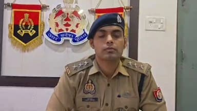 फेसबुक पर पेंशनर सम्बन्धी फर्जी विज्ञापन दिखाकर 12 लाख रुपये की ठगी करने वाले दो अन्तर्राज्यीय अभियुक्तों की गिरफ्तारी एवं वाहन, पीओएस मशीन, कार्ड व मोबाइल बरामदगी के संबंध में क्षेत्राधिकारी पिपरी श्री हर्ष पाण्डेय की बाइट।
@Uppolice
@adgzonevaranasi
@digmirzapur
@dgpup https://t.co/Mx8RMaw93Z
