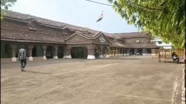 दमोह: जिला न्यायालय मे टली बड़ी अनहोनी: गवाही देने पहुंचे आरोपियो से पिस्टल व 3 चाकू बरामद, 3 आरोपी सहित अन्य संदिग्ध गिरफ्तार