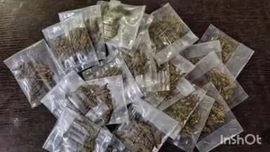 కరీంనగర్: కరీంనగర్ లో గంజాయి విక్రయిస్తు సేవిస్తున్న వ్యక్తులను అరెస్టు చేసిన త్రిటౌన్ పోలీసులు