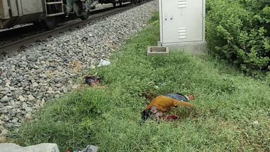 man Kumar ghurpur prayagraj ek aadami train se niche gir Gaya uska donon pair ek hath cut Gaya railway se
18/6/2026 sub
