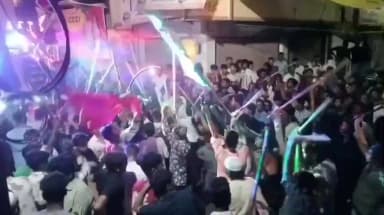 सारंगपुर: बिना अनुमति के मोहर्रम पर डीजे बजाने पर सारंगपुर पुलिस ने 3 डीजे किए जब्त हिंदू संगठन ने थाने का किया घेराव