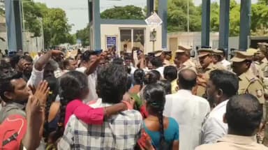 இராமநாதபுரம்: *ராமநாதபுரம் அரசு மருத்துவமனையில் தவறான சிகிச்சையால் பெண் உயிரிழந்ததாக உறவினர்கள் மீண்டும் சாலை மறியல்*