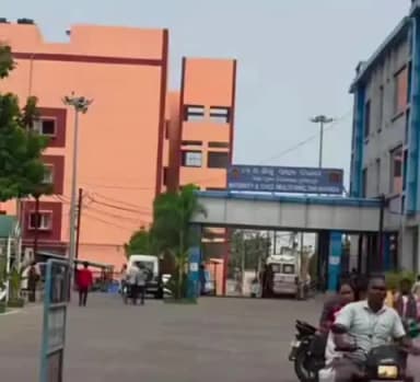 ନୂଆପଡା: ନୂଆପଡ଼ା ଜିଲ୍ଲା ମୁଖ୍ୟ ସ୍ୱାସ୍ଥ୍ୟକେନ୍ଦ୍ରରେ ଅଭାବନୀୟ ଘଟଣା, ନବଜାତ ଶିଶୁର ମୃତଦେହ ଉଦ୍ଧାର