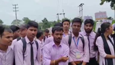শিলচর: বেহাল সড়ক সংস্কারে বড়খলা থেকে অসমের মূখ্যমন্ত্রীর কাছে দাবি জানাল কলেজ পড়ুয়ারা
