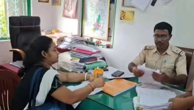 কুমারগ্রাম: কামাখ্যাগুড়িতে প্রাথমিক বিদ্যালয়ের ২ শিক্ষিকার মধ্যে মারপিট, পুলিশে লিখিত অভিযোগ দায়ের