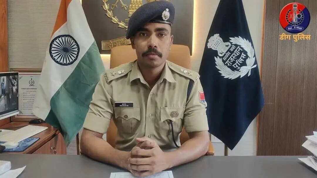 पुलिस अधीक्षक शरण गोपीनाथ के. IPS के निर्देशन मे #डीग पुलिस की कार्यवाही
थाना #कैथवाडा द्वारा 04 चोरी की मोटरसाईकिल सहित 03 मोटरसाईकिल #चोर गिरफ्तार
संयुक्त रूप से गिरोह बना कर वाहन चोरी करने व चोरी के वाहनो को अपने कब्जे में रखने के अपराध में की गई कार्यवाही #RajasthanPolice https://t.co/vRKO66gSGe
